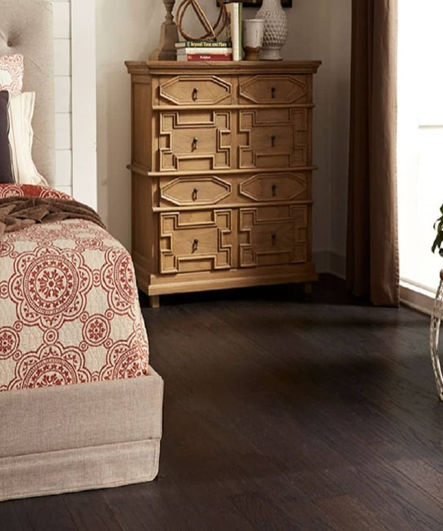 Mullican Artisanal Engineered Red Oak Hardwood Floor Oakmont Ebony