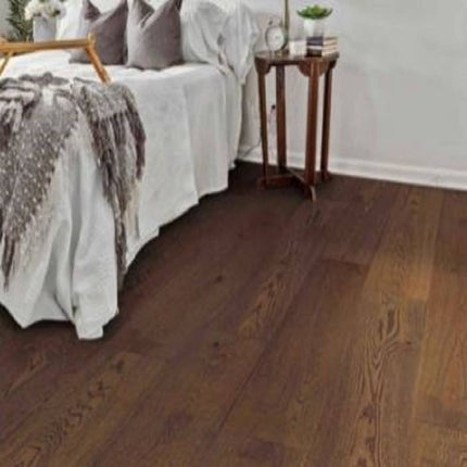 Echelon Pacific Longboard Engineered White Oak Wire Brushed Floor Mavericks TT403 Room