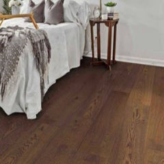 TrueTouch Pacific Longboard Engineered White Oak Wire Brushed Floor Mavericks TT403 Room