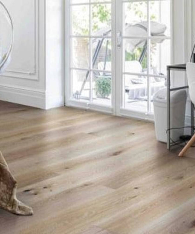 Echelon Pacific Longboard Engineered White Oak Wire Brushed Floor Tresles TT407 Room